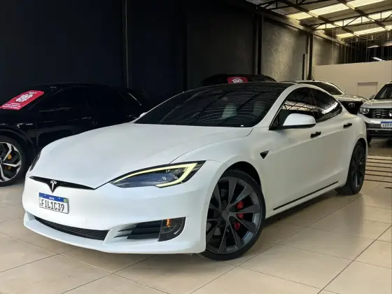 TESLA MODEL S 2020