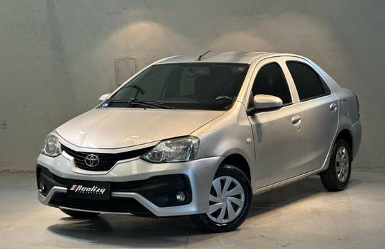 TOYOTA ETIOS 2019