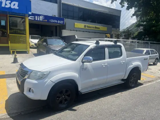 TOYOTA HILUX 2013