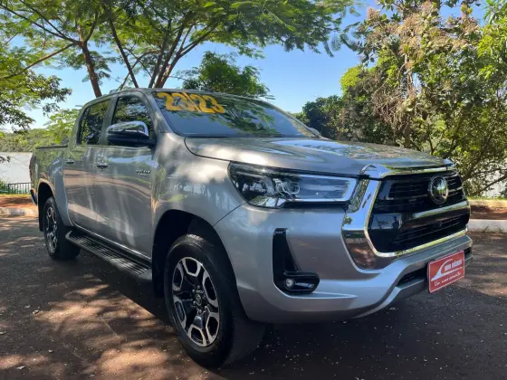 TOYOTA HILUX 2023