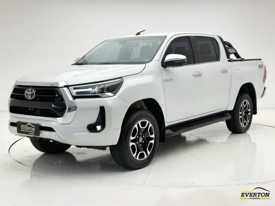 TOYOTA HILUX 2023