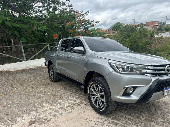 TOYOTA HILUX 2018