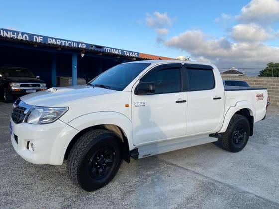 TOYOTA HILUX 2015