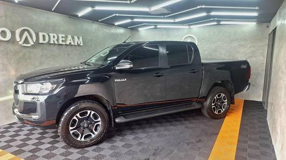 TOYOTA HILUX 2021