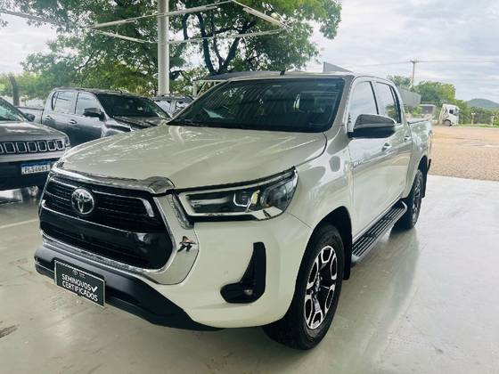 TOYOTA HILUX 2022