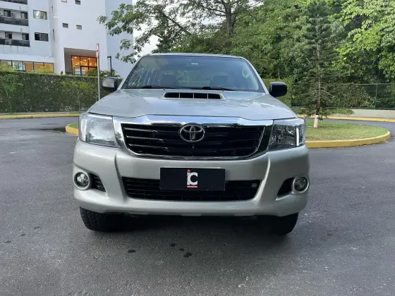 TOYOTA HILUX 2013