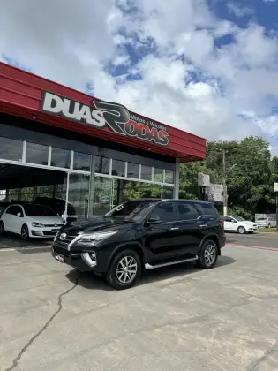 TOYOTA HILUX SW4 2019