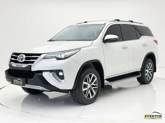 TOYOTA HILUX SW4 2018
