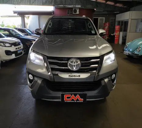 TOYOTA HILUX SW4 2017