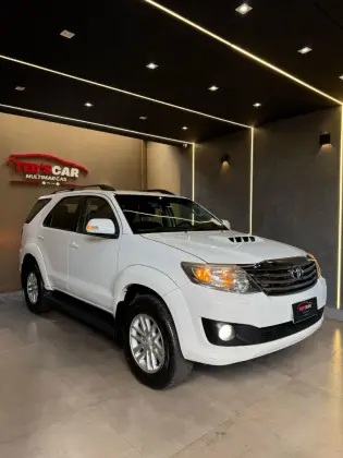 TOYOTA HILUX SW4 2015