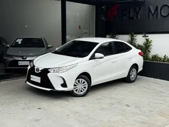 TOYOTA YARIS 2023