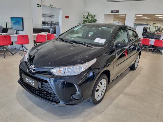 TOYOTA YARIS 2025