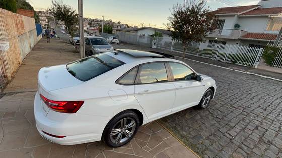 VOLKSWAGEN JETTA 2019