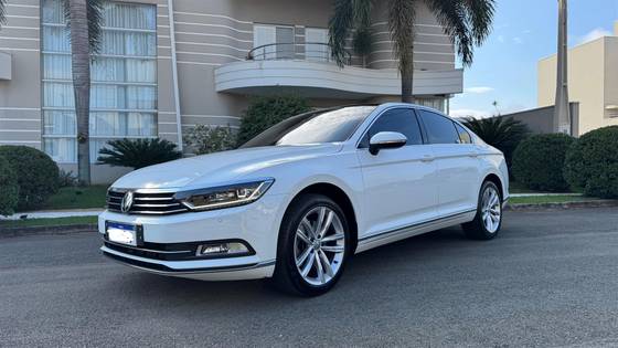 VOLKSWAGEN PASSAT 2019