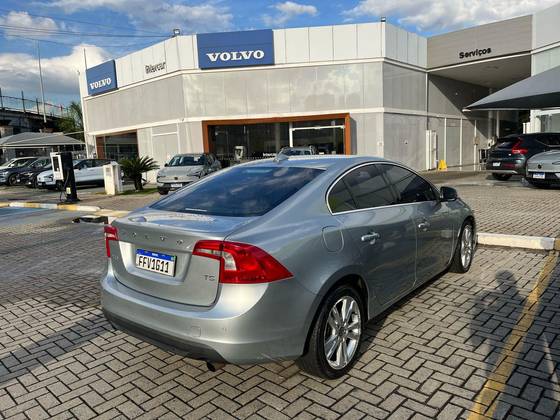 VOLVO S60 2012