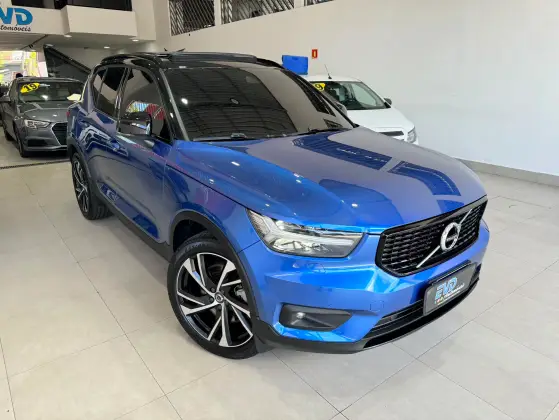 VOLVO XC40 2021