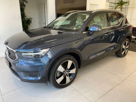 VOLVO XC40 2022