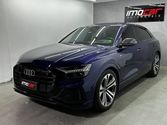 AUDI Q8 2022