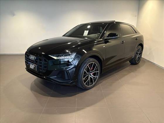 AUDI Q8 2023