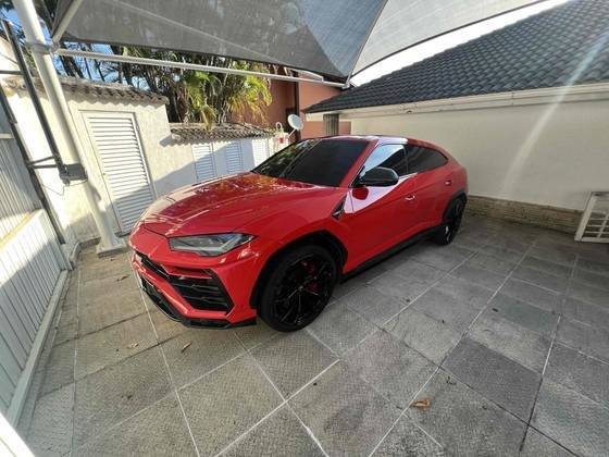 LAMBORGHINI URUS 2022