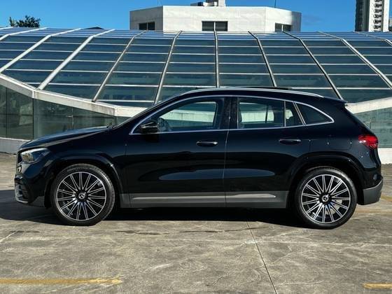 MERCEDES-BENZ GLA 200 2025