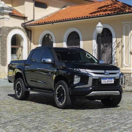 MITSUBISHI L200 TRITON 2024