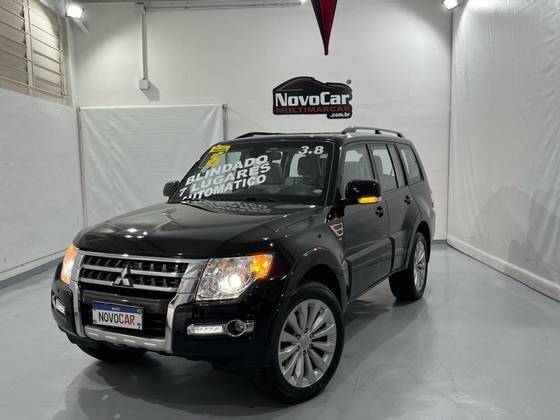 MITSUBISHI PAJERO 2016