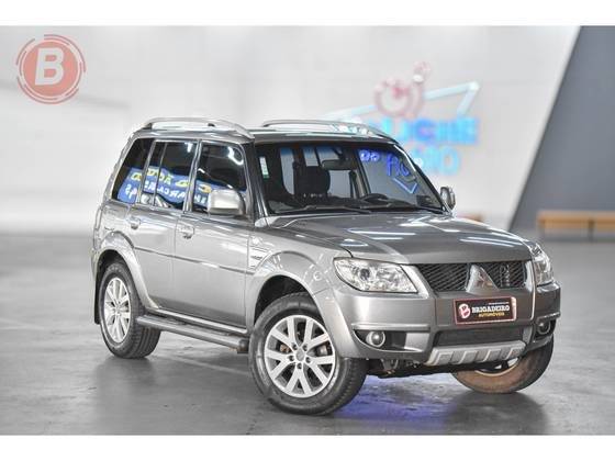 MITSUBISHI PAJERO TR4 2011