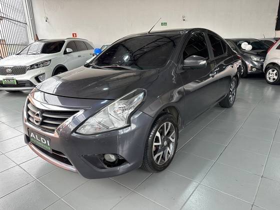 NISSAN VERSA 2017