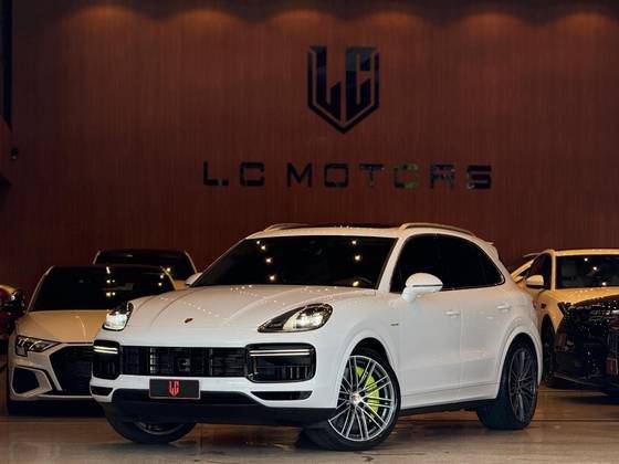 PORSCHE CAYENNE 2023