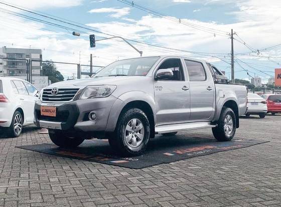 TOYOTA HILUX 2015