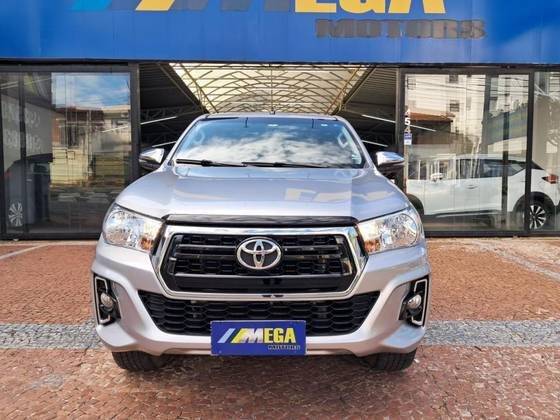 TOYOTA HILUX 2020
