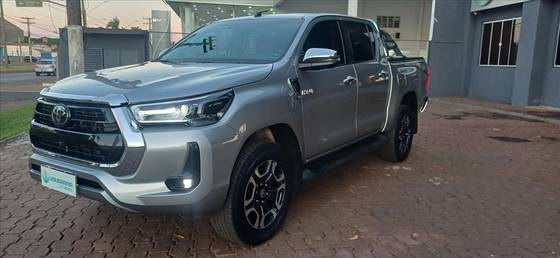 TOYOTA HILUX 2022