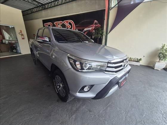 TOYOTA HILUX 2016