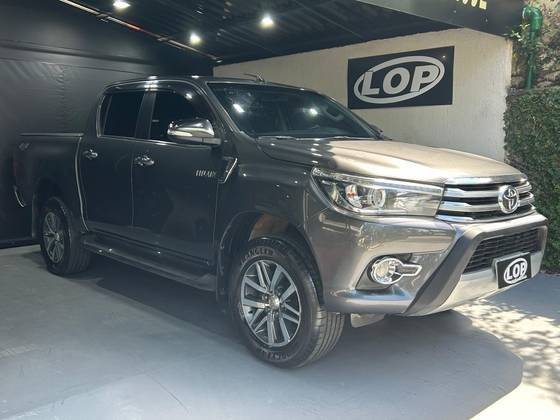 TOYOTA HILUX 2016
