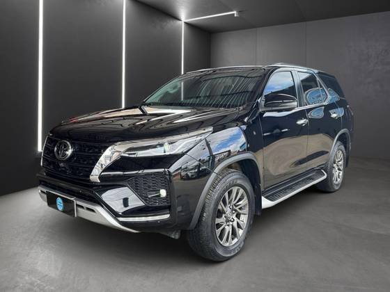 TOYOTA HILUX SW4 2022