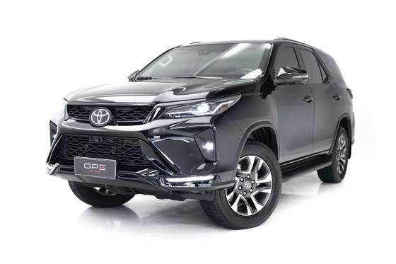 TOYOTA HILUX SW4 2024