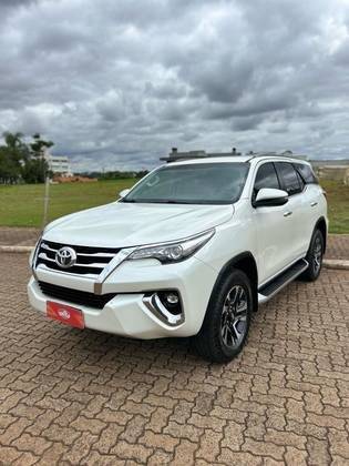 TOYOTA HILUX SW4 2018