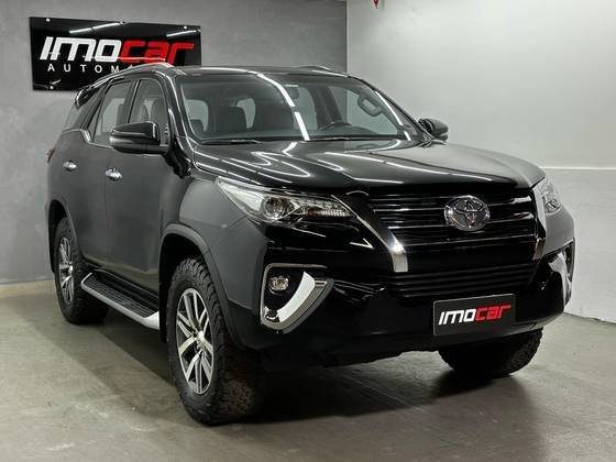 TOYOTA HILUX SW4 2018