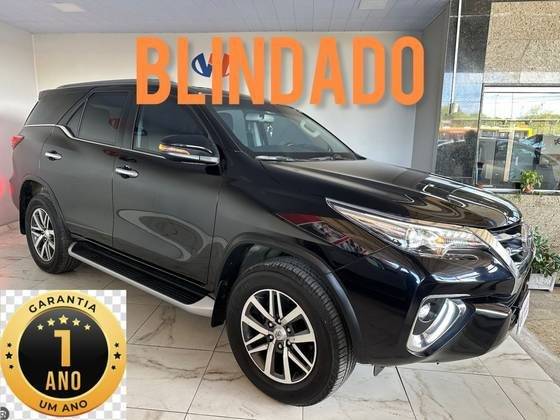 TOYOTA HILUX SW4 2019