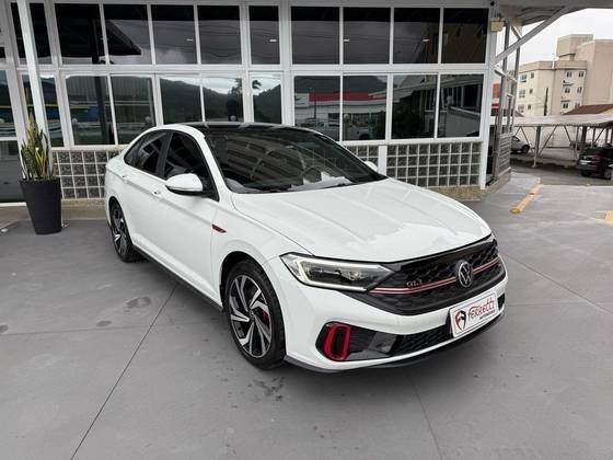 VOLKSWAGEN JETTA 2024