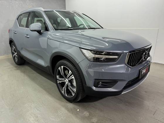 VOLVO XC40 2021