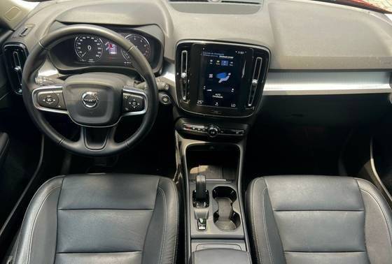 VOLVO XC40 2020