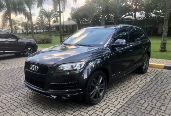AUDI Q7 2015