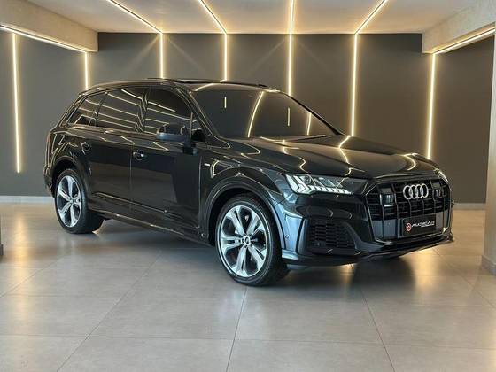 AUDI Q7 2023