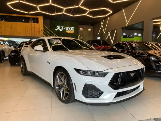 FORD MUSTANG 2024