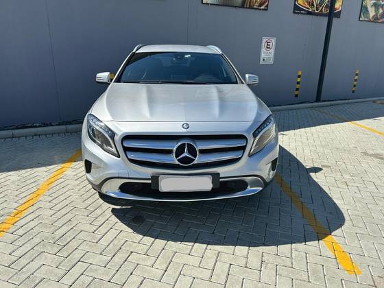 MERCEDES-BENZ GLA 200 2016