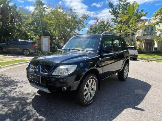 MITSUBISHI PAJERO TR4 2012
