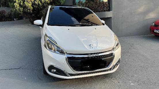 PEUGEOT 208 2019