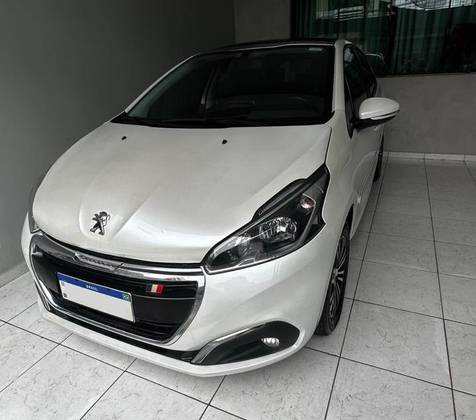 PEUGEOT 208 2018